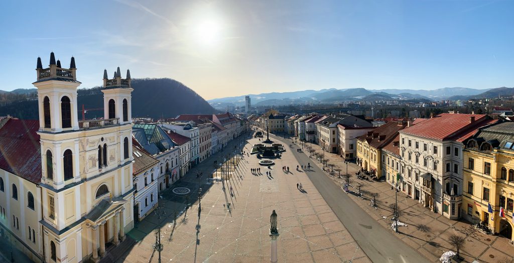 Tie naj budovy zo Slovenska: Najšikmejšia stavba je veža z Banskej Bystrice