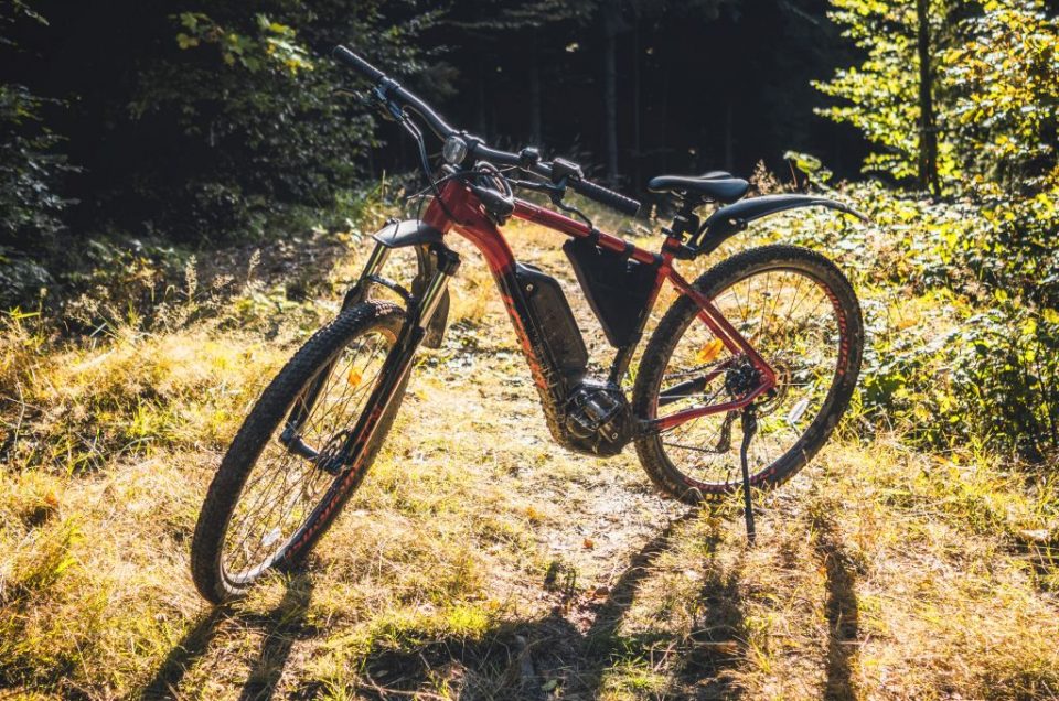 ZDOLAJ HORY NA (ELEKTRO)BICYKLI